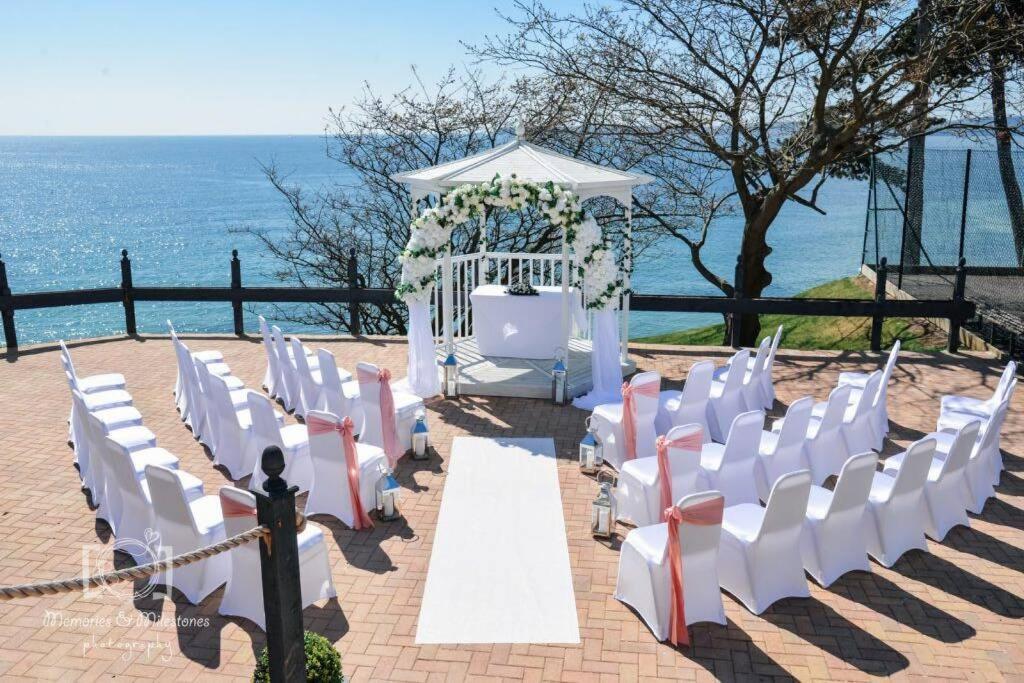 **Sunny And Bright, Thatchers Rock One Bed Beach Front Apartment*** Torquay Exteriör bild