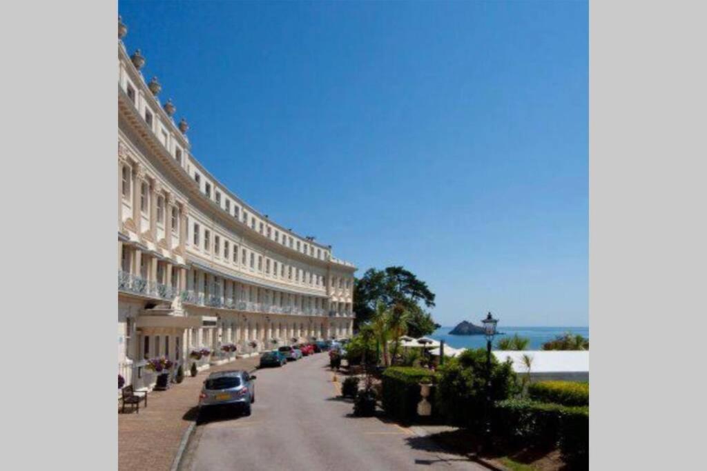 **Sunny And Bright, Thatchers Rock One Bed Beach Front Apartment*** Torquay Exteriör bild